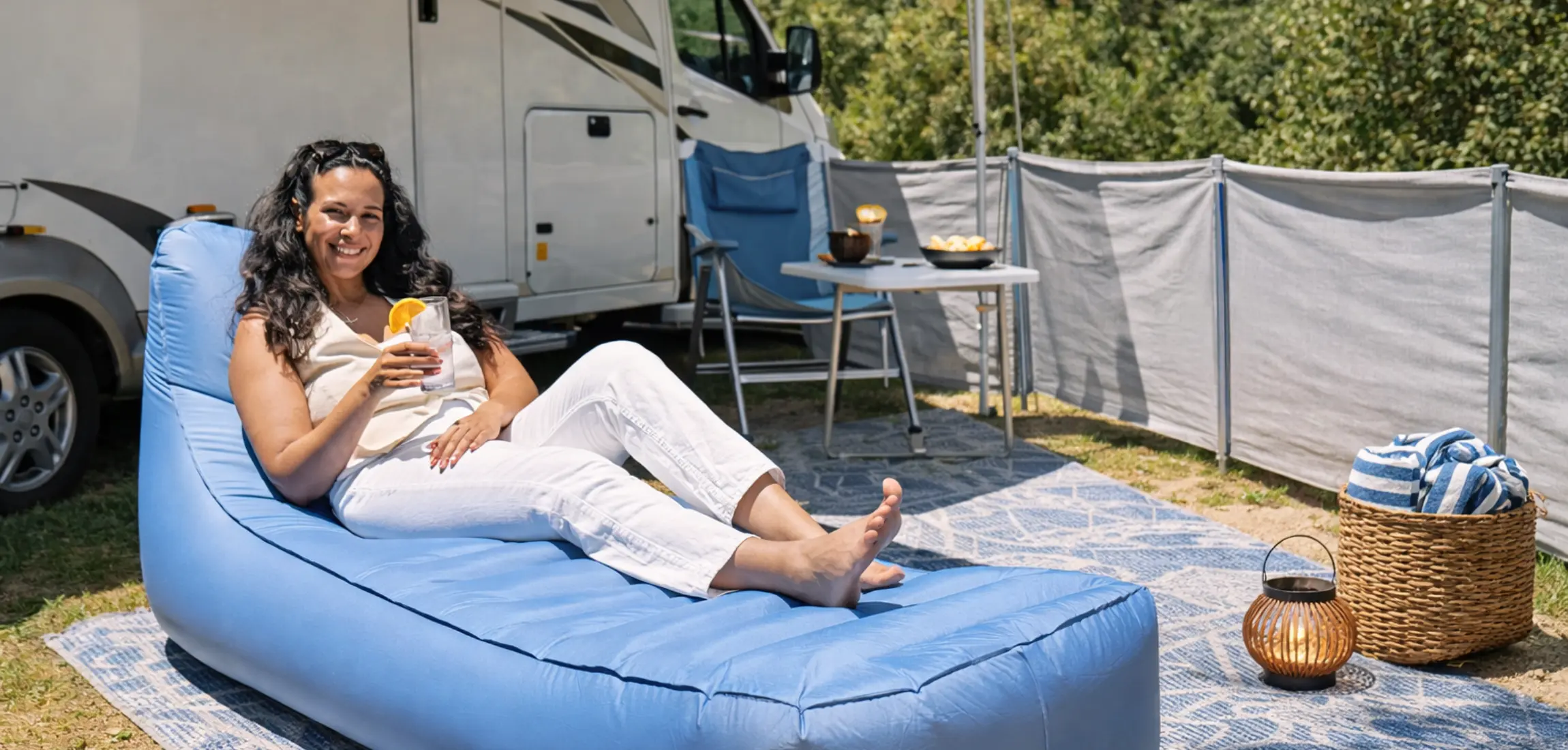 Loungen bij de camper