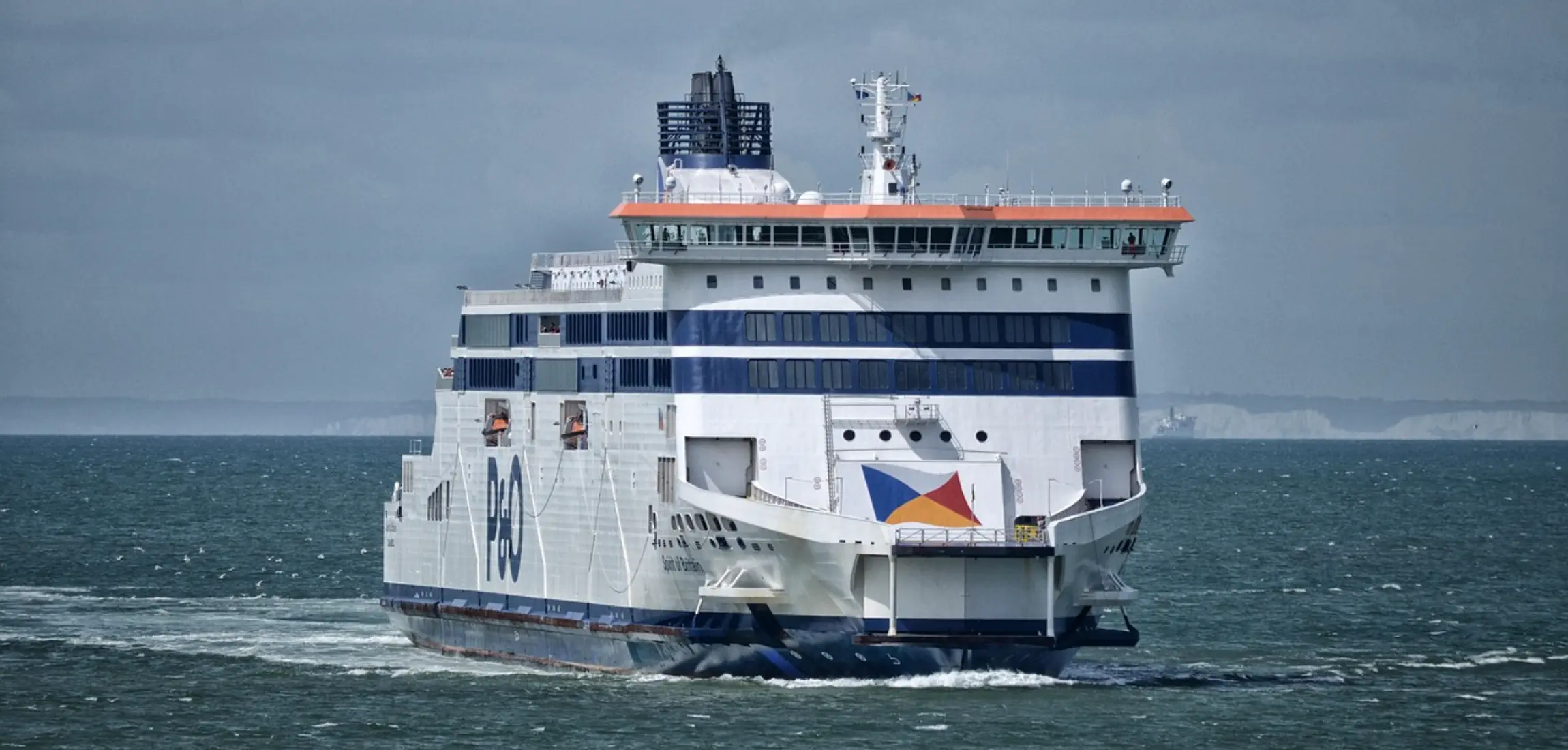 Ontdek de rust en schoonheid van de Calais-Dover overtocht
